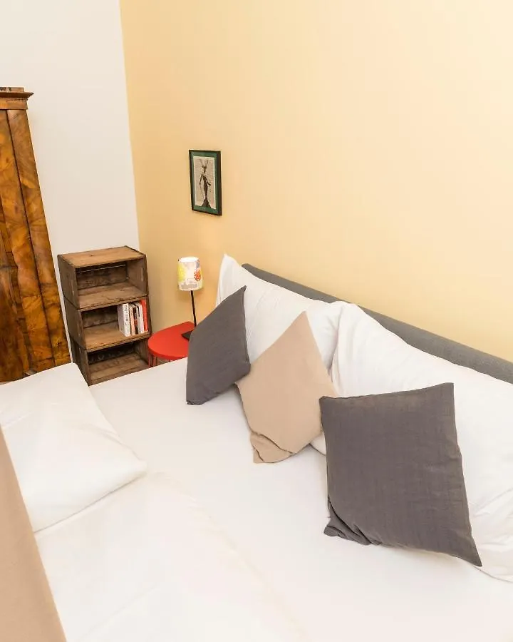 Ferienwohnung Micro Loft Schönbrunn by welcome2Wien Österreich